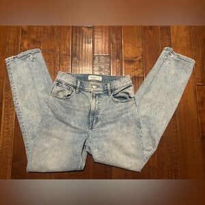 Abercrombie & Fitch Light Blue Straight Women’s Jeans (size 26/2)